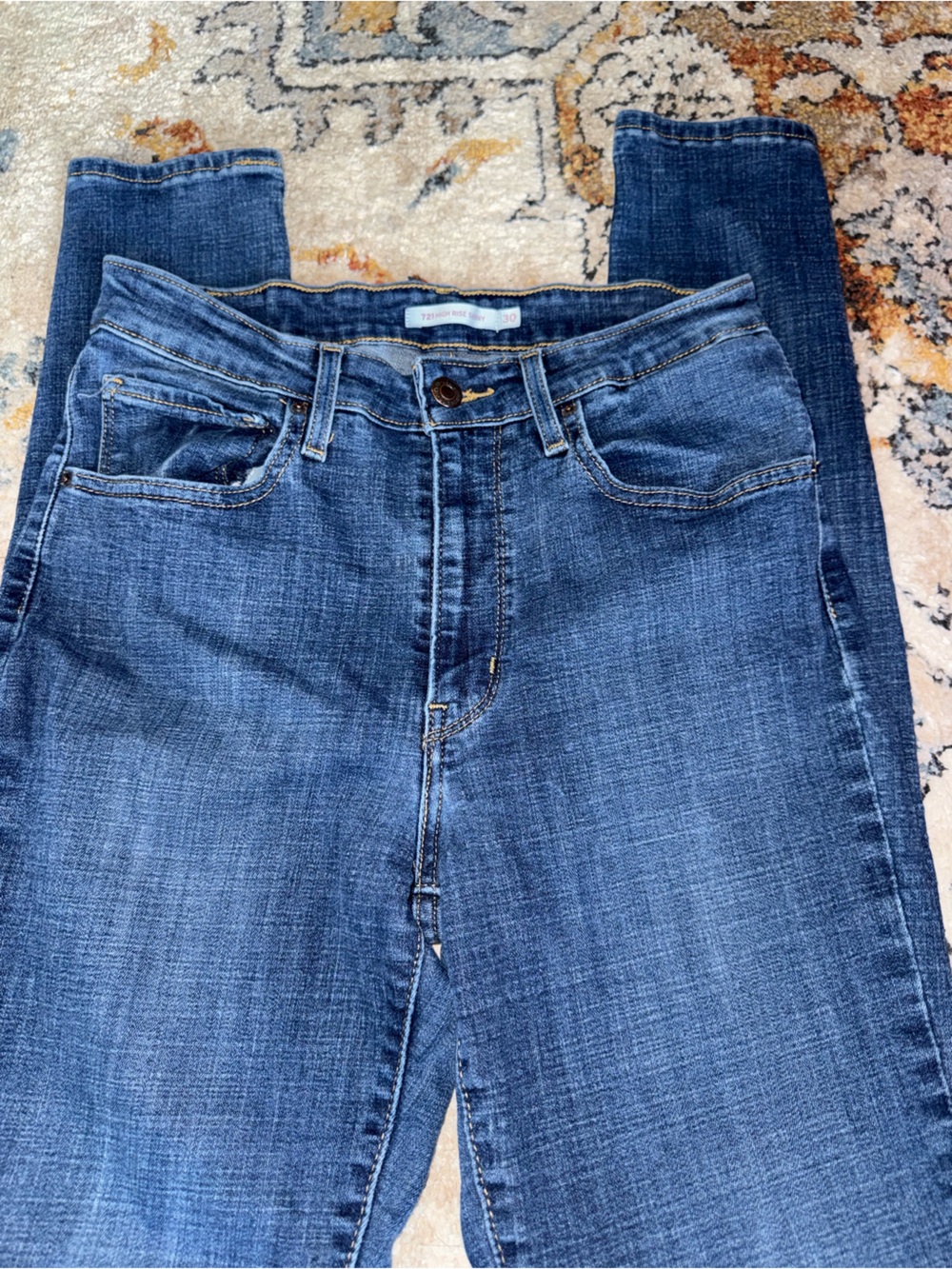 Levi's 721 High Rise Skinny Jeans - Size 30 (Medium Wash Denim)
